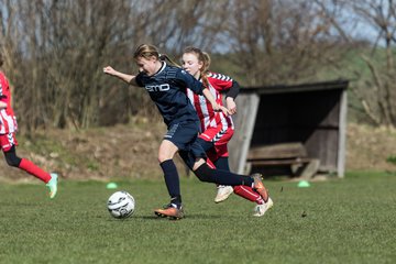 Bild 24 - C-Juniorinnen TSV Zarpen - TuS Tensfeld : Ergebnis: 2:1